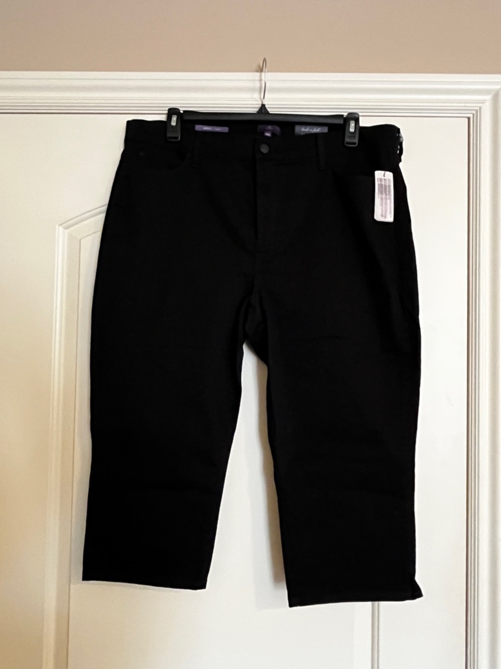 NYDJ Black Cropped Ankle Jeans NWT